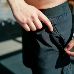 Kurze Sporthose mit Logo Herren