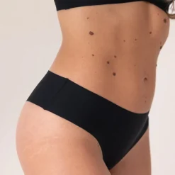 Microfiber Seamless Hipster aus recyceltem Polyamid