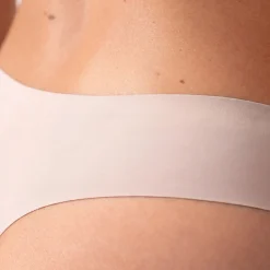 Microfiber Seamless Tanga aus recyceltem Polyamid