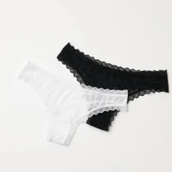 Tangas mit Spitze love